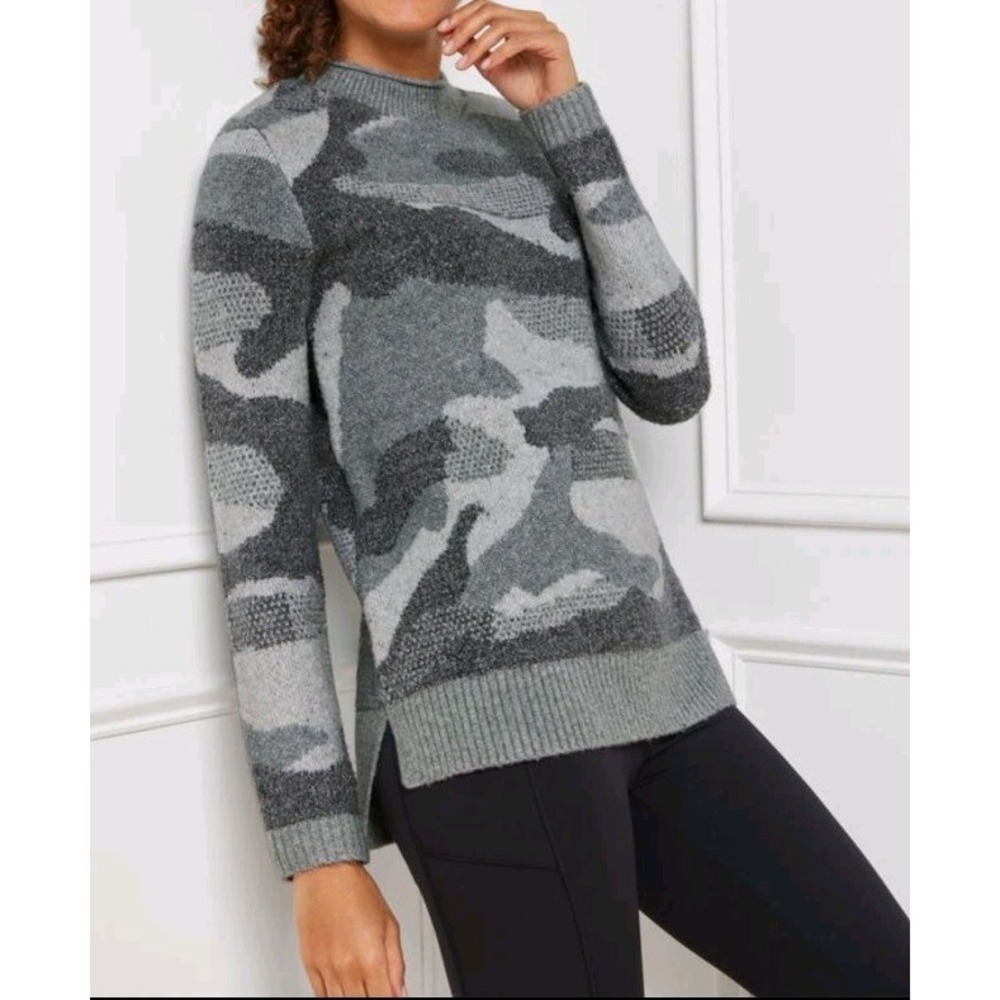 T by Talbots Gray Metallic Camo Sweater MP Shimmer‎ Cozy Fall Winter